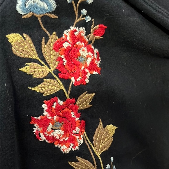 Johnny Was Black Floral Embroidered Top - Picture 4 of 6